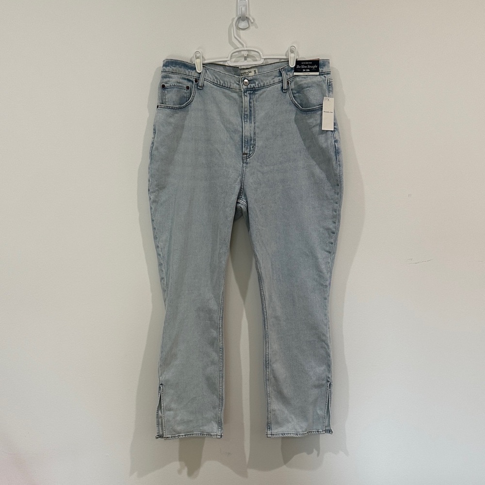 Abercrombie & Fitch Women's The Slim Straight Jeans Ultra High Rise 34 18R NWT